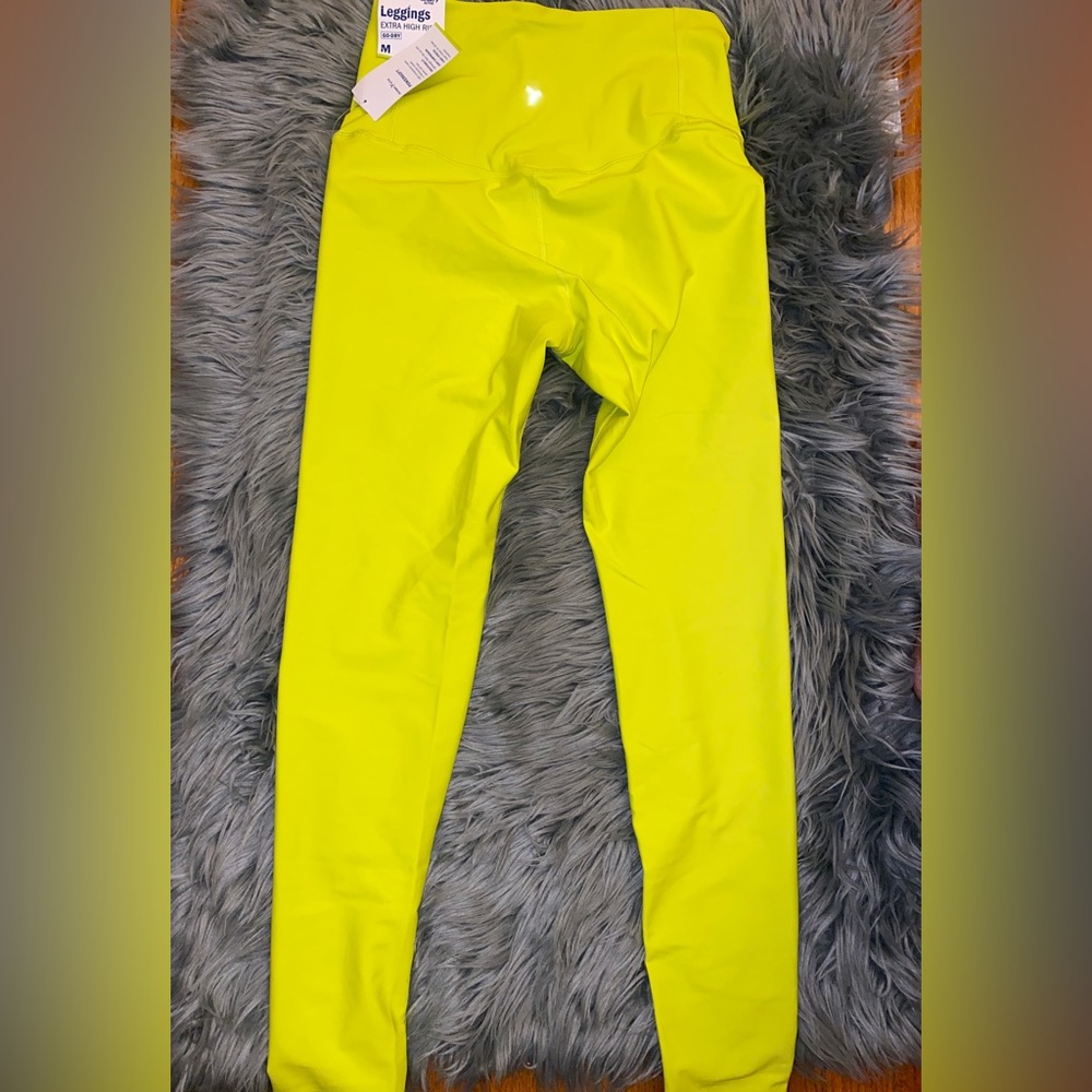 Old navy neon green power soft leggings size medium